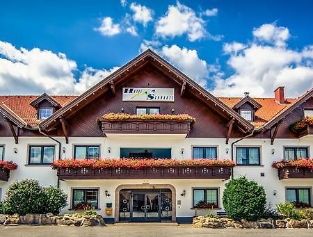 Hotel Restaurant Schwartz Neusiedl am Steinfelde 외부 사진