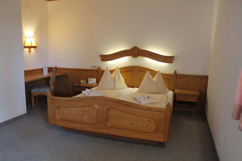 Hotel Restaurant Schwartz Neusiedl am Steinfelde 외부 사진