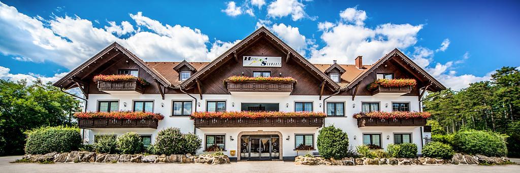 Hotel Restaurant Schwartz Neusiedl am Steinfelde 외부 사진