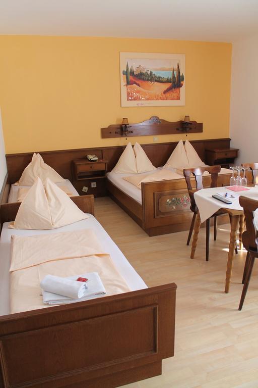 Hotel Restaurant Schwartz Neusiedl am Steinfelde 외부 사진