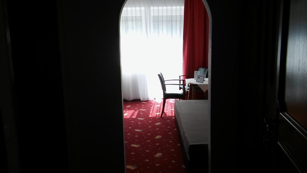 Hotel Restaurant Schwartz Neusiedl am Steinfelde 외부 사진