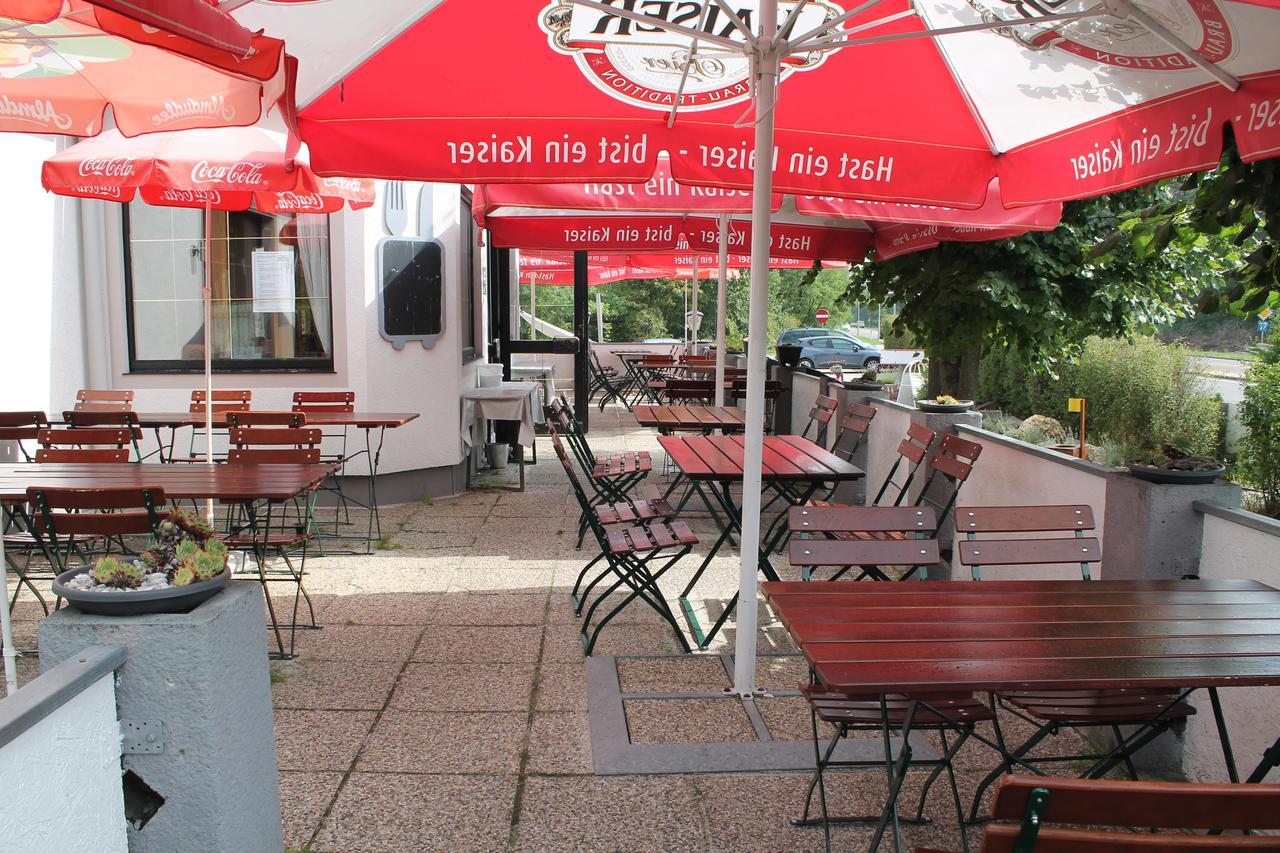 Hotel Restaurant Schwartz Neusiedl am Steinfelde 외부 사진