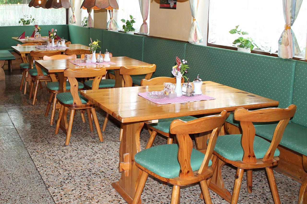 Hotel Restaurant Schwartz Neusiedl am Steinfelde 외부 사진