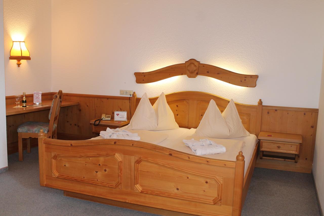 Hotel Restaurant Schwartz Neusiedl am Steinfelde 외부 사진